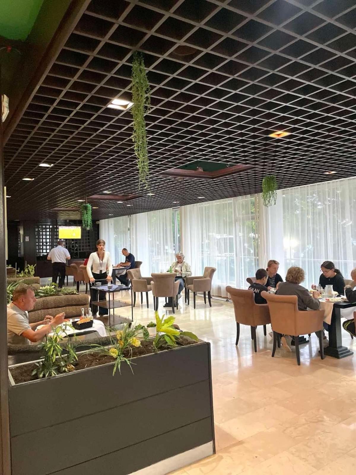 Corpus A - Hotel Albatros Улцинь Екстер'єр фото